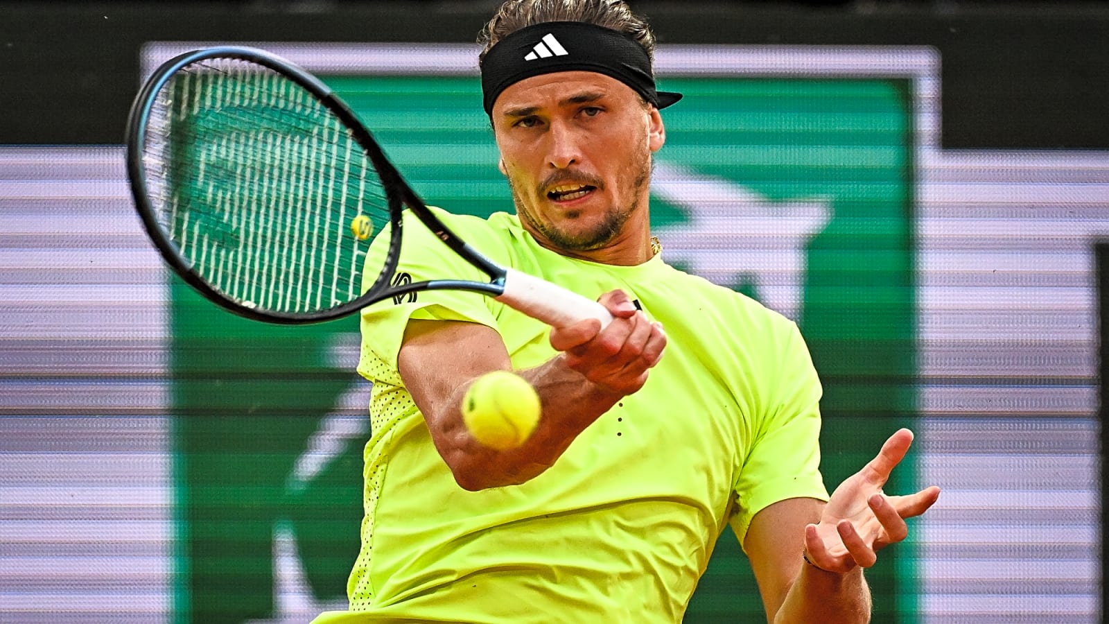 Boris Becker Calls for Alexander Zverev to Replace His Father as Coach After French Open Elimination