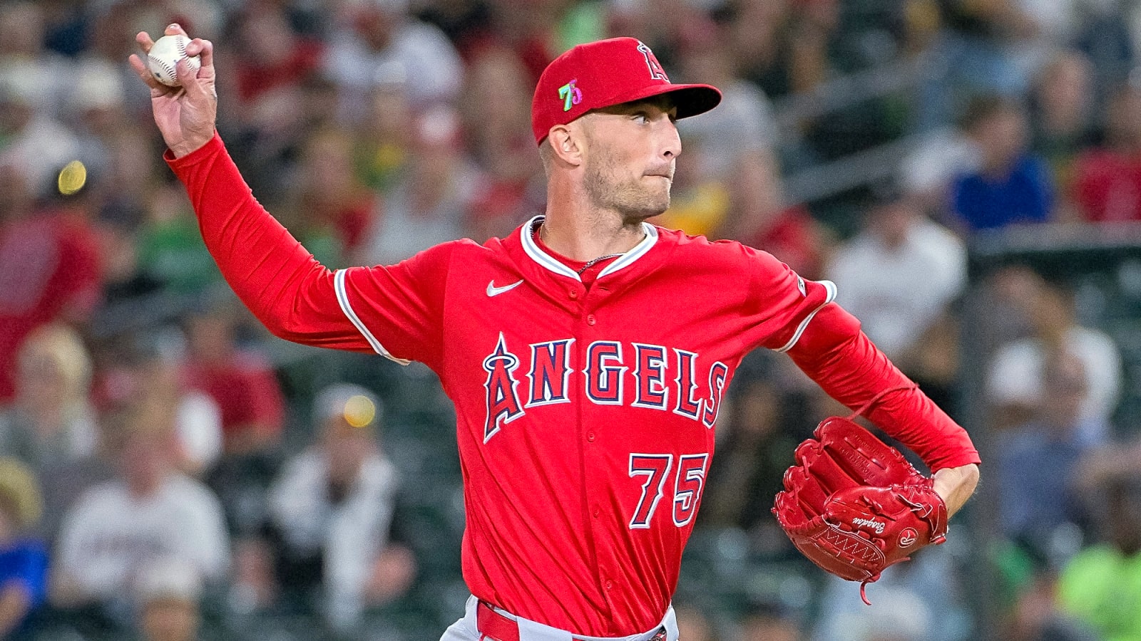 Veteran righty reliever elects free agency