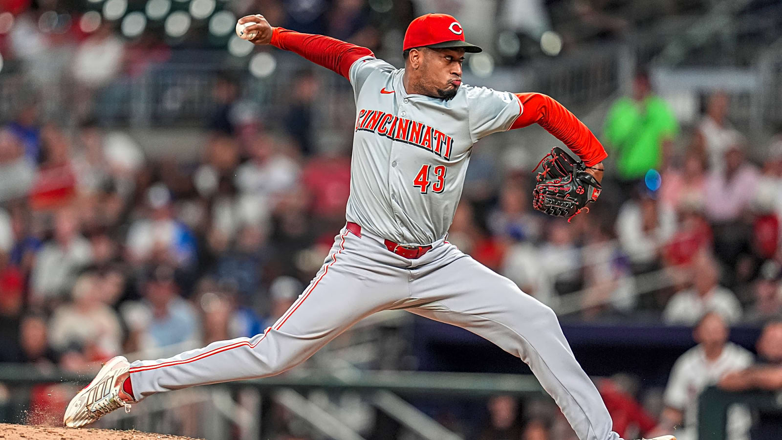 Reds not immediately reinstalling Alexis Diaz as closer