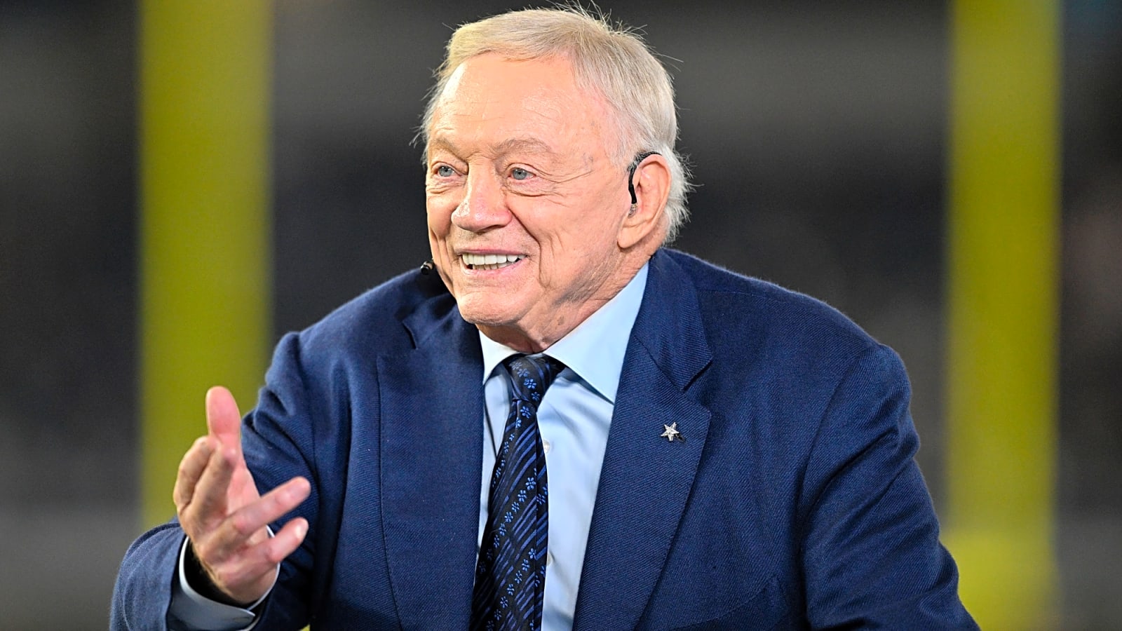 Jerry Jones takes a big swing at the deadline