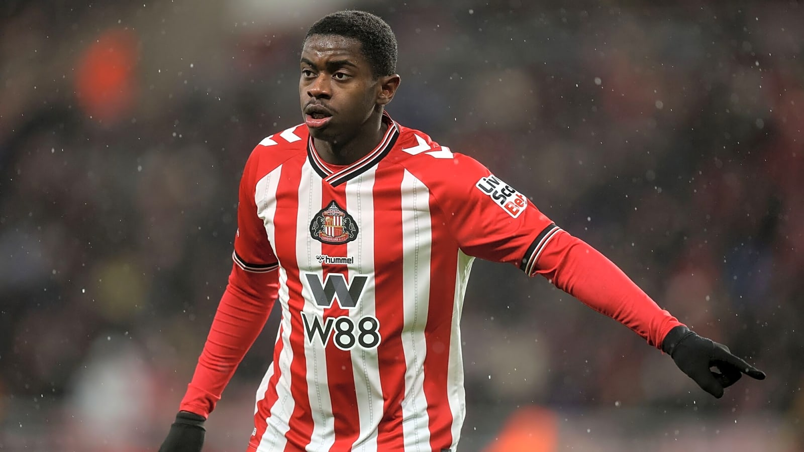 Report: Chelsea set to battle Man United for surprise 20-year-old Premier League star