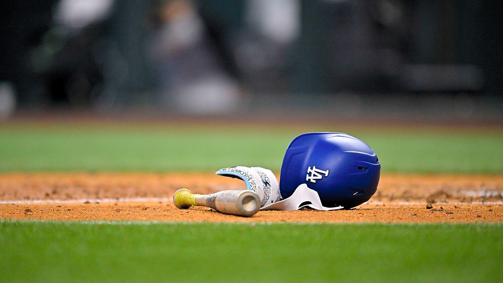 Dodgers To Select Julian Fernández