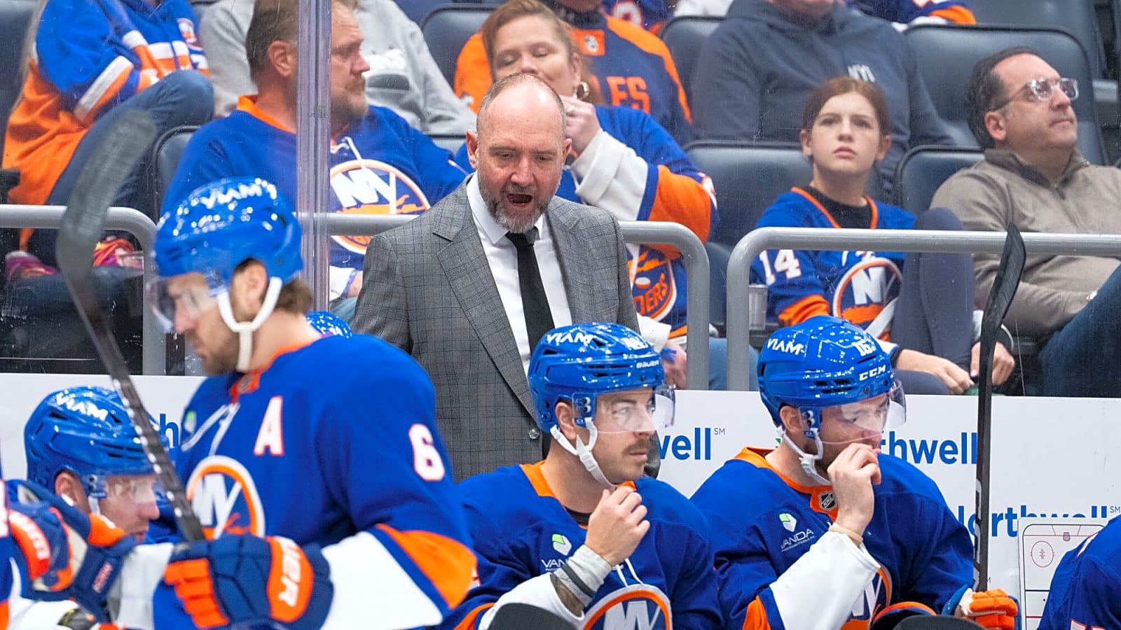 Peter DeBoer Hopes Islanders Incorporate Youth Into Season Finale