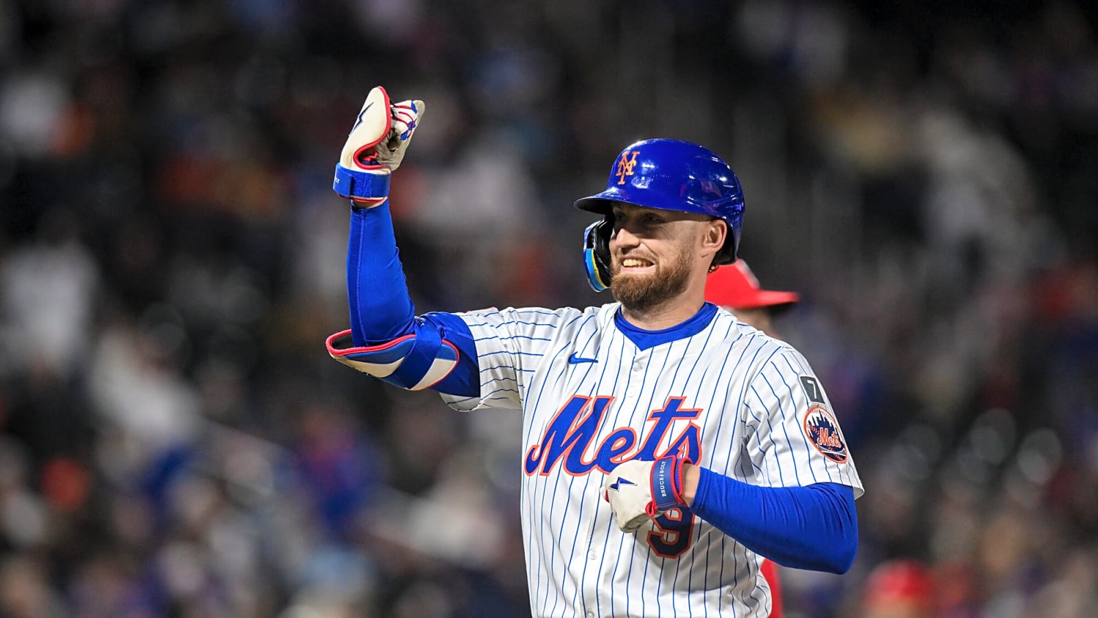 New York Mets outfielder Brandon Nimmo reacts after sixth-inning single vs. Phillies at Citi Field during their current 2025 matchup