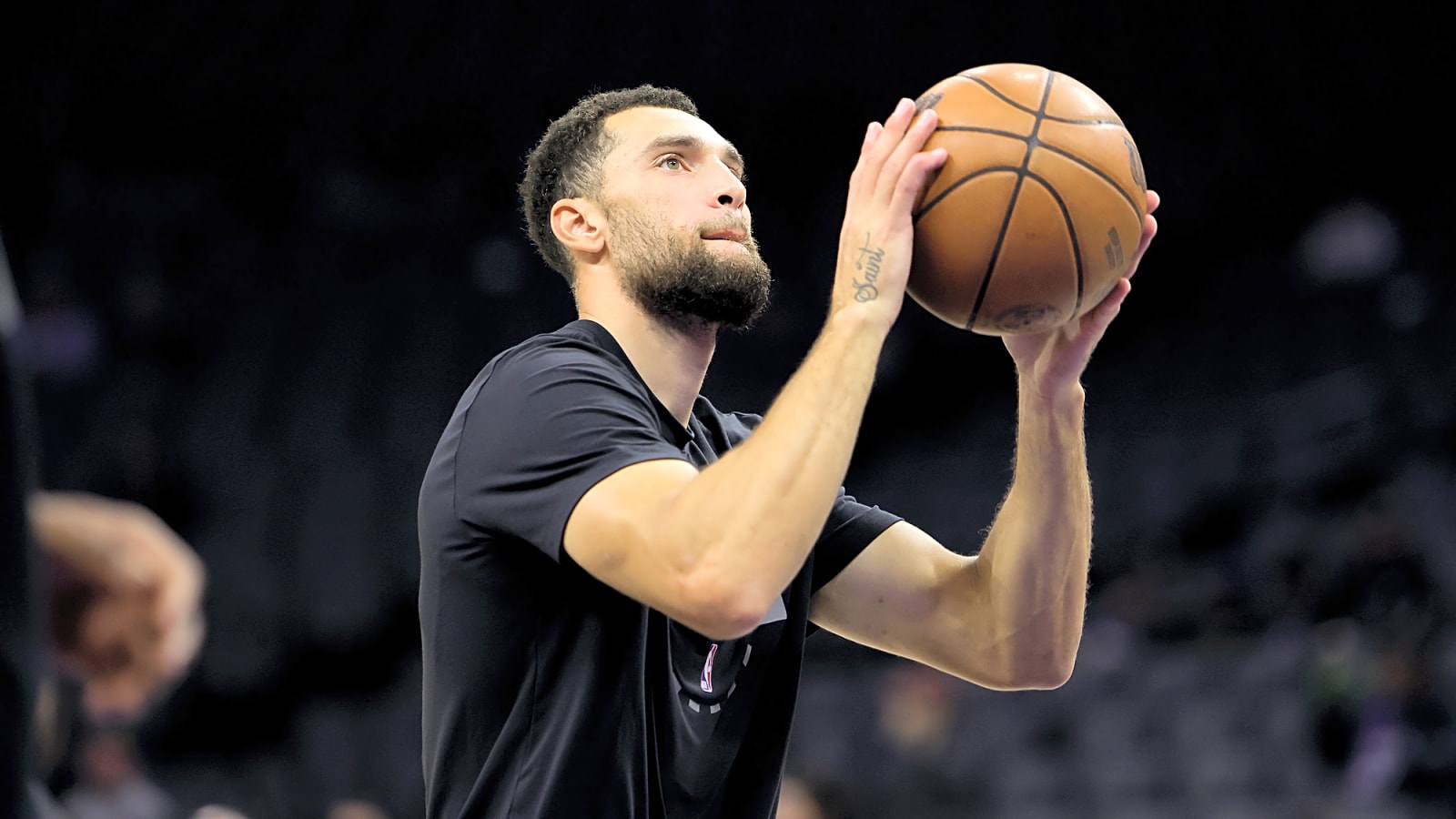 Why Kings GM 'desperately' seeking Zach LaVine trade