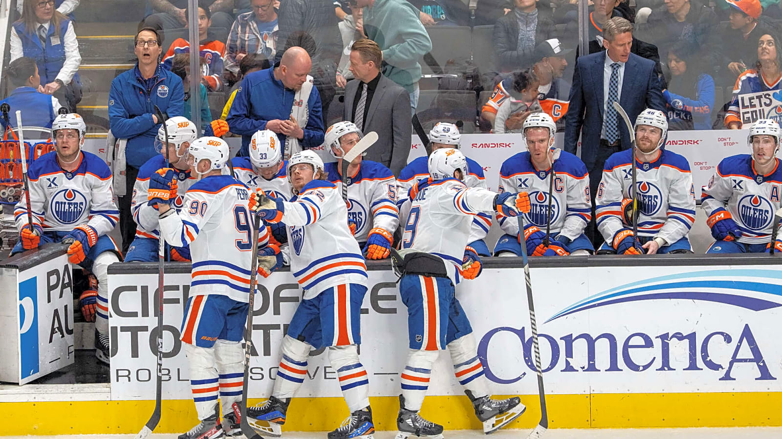 Jack Michaels, Louie DeBrusk to call Oilers-Kings games on Sportsnet broadcast