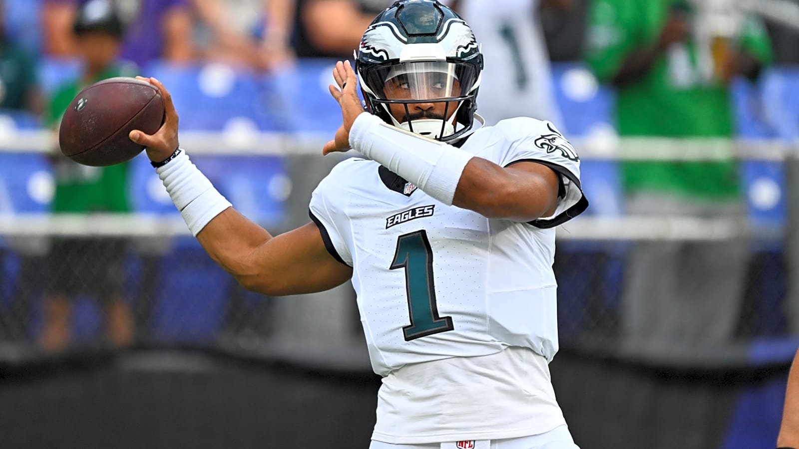 Jalen Hurts struggles during Eagles-Patriots joint practice