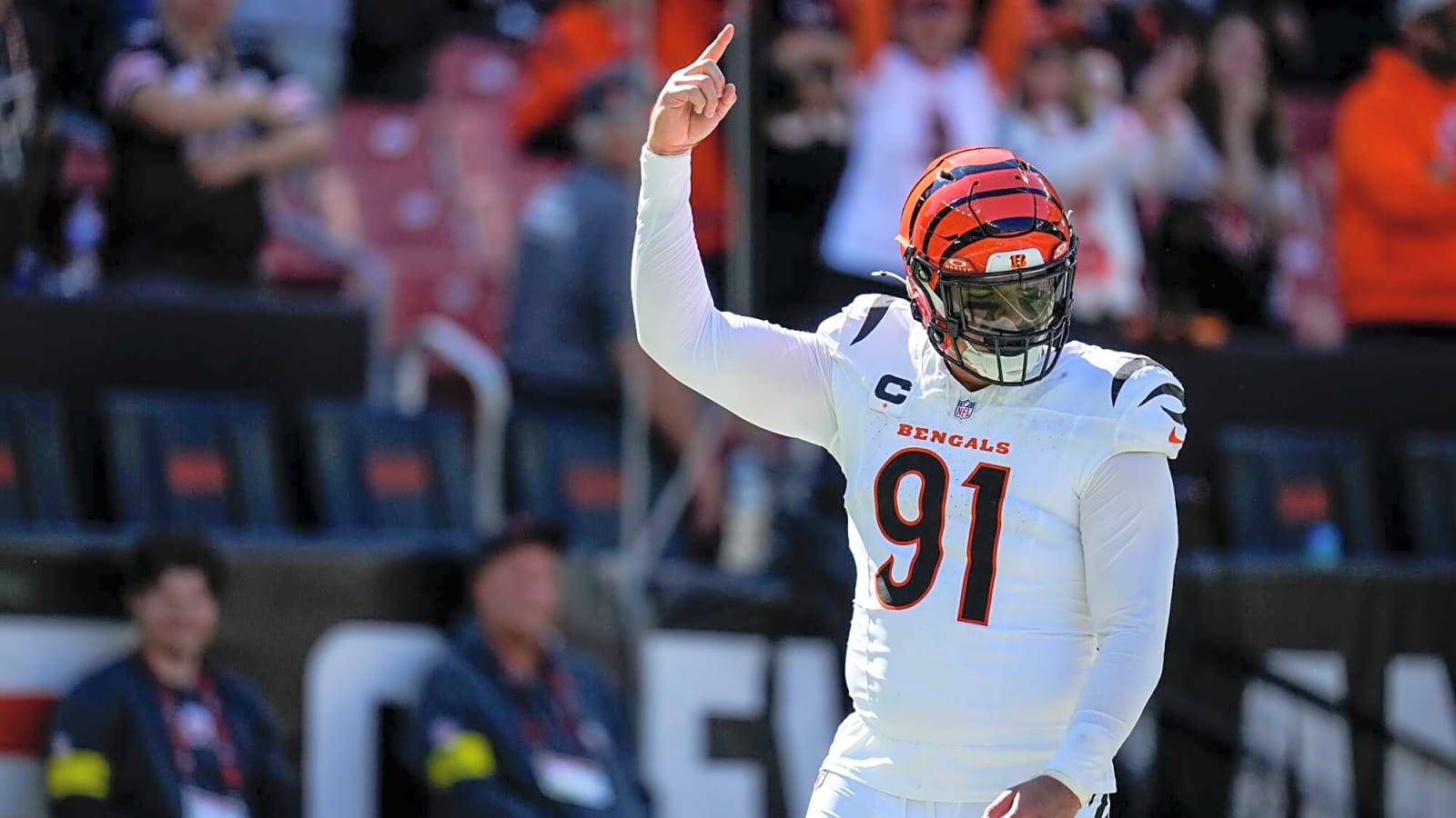 Report: Cowboys have interest in trading for star pass-rusher