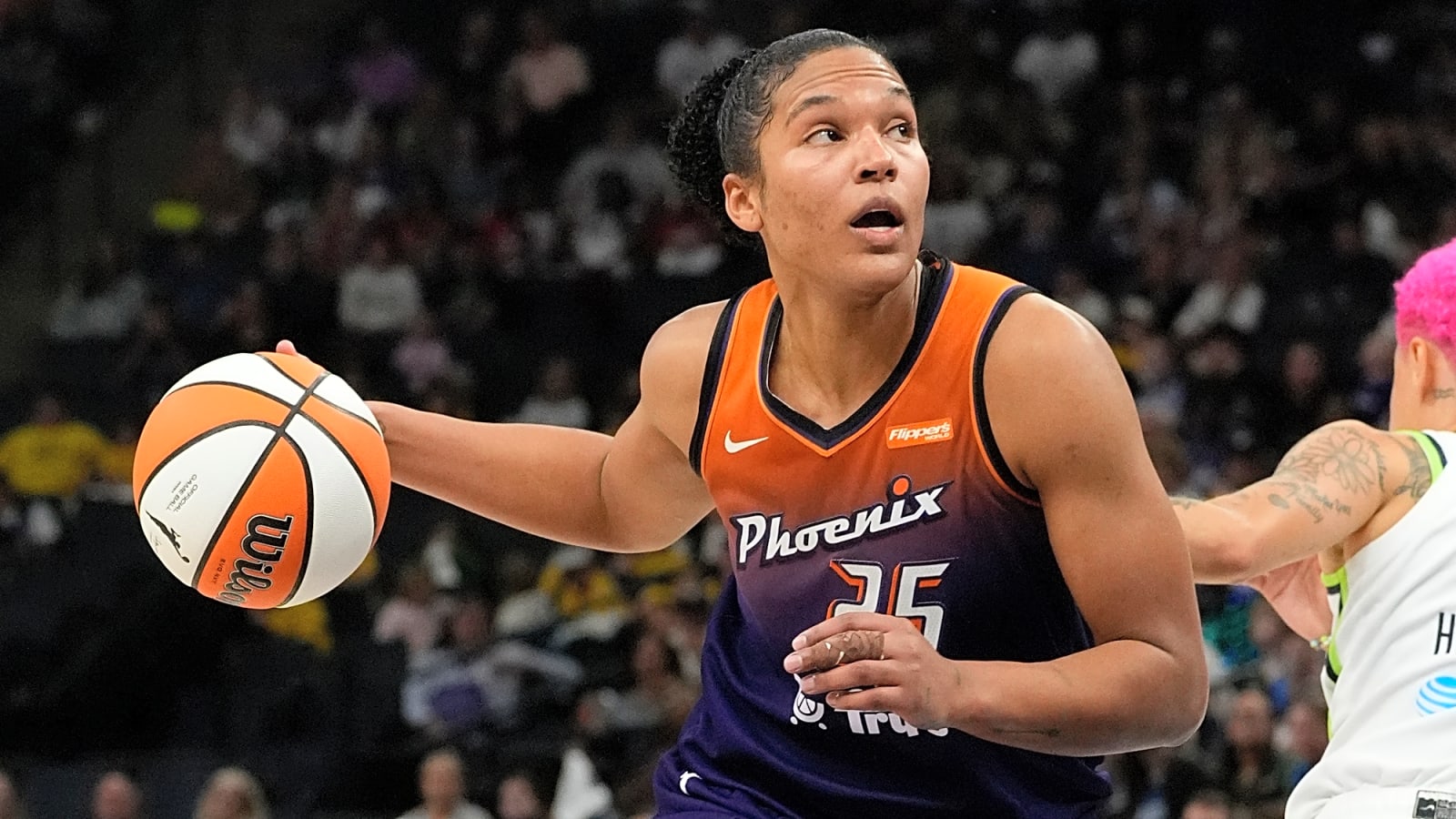 Fans puzzled as Mercury All-Star Thomas’ jersey missing from All-Star store