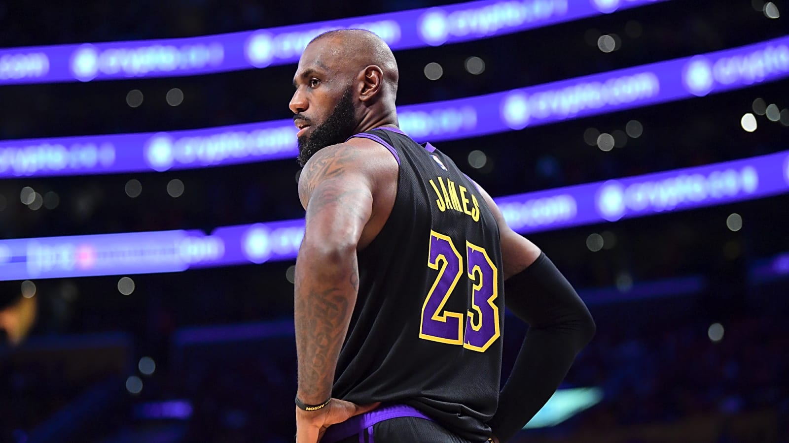 LeBron James’ status continues to hover over Lakers