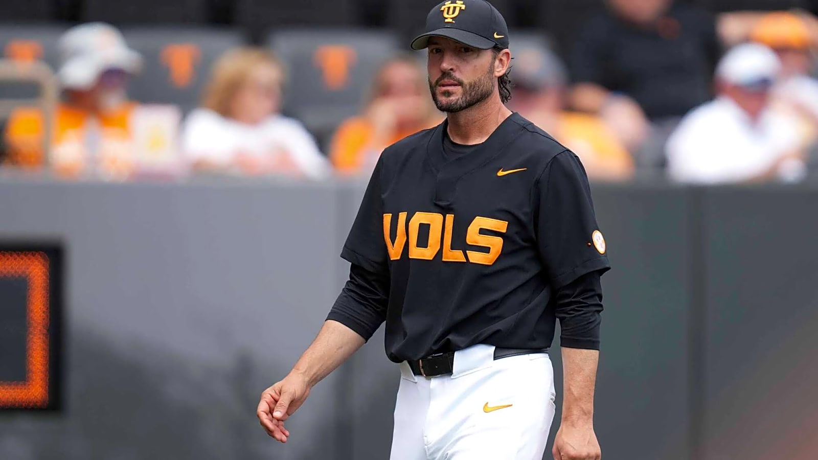 Tennessee Vols baseball coach Tony Vitello calls out SEC program for shady approach to transfers