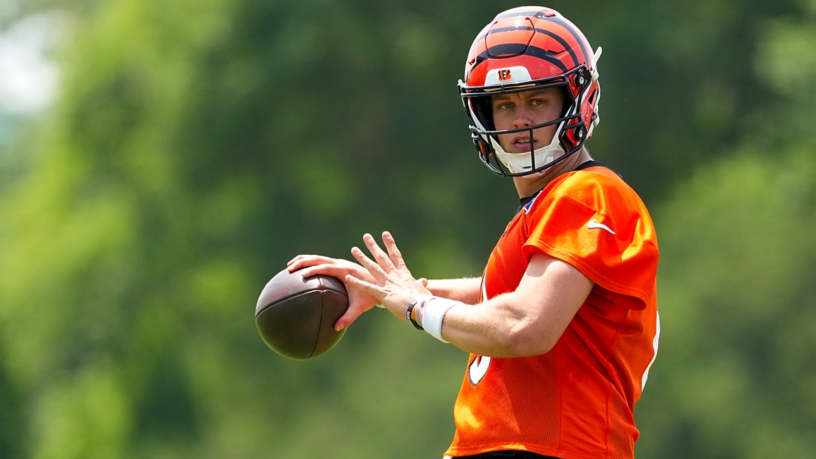 ‘Blunt’ Joe Burrow Admits Bengals Not Paying Trey Hendrickson Is a ‘Distraction’