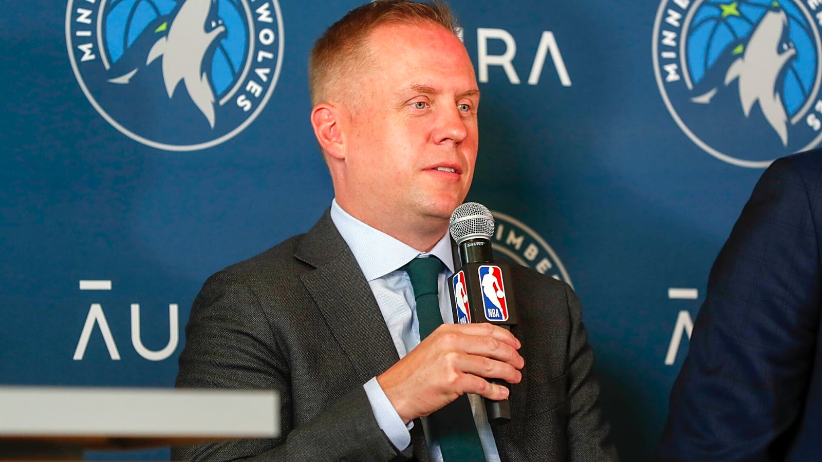 Insider: Wolves&#39; Connelly &#39;won&#39;t hesitate to pull the trigger on a big trade&#39;