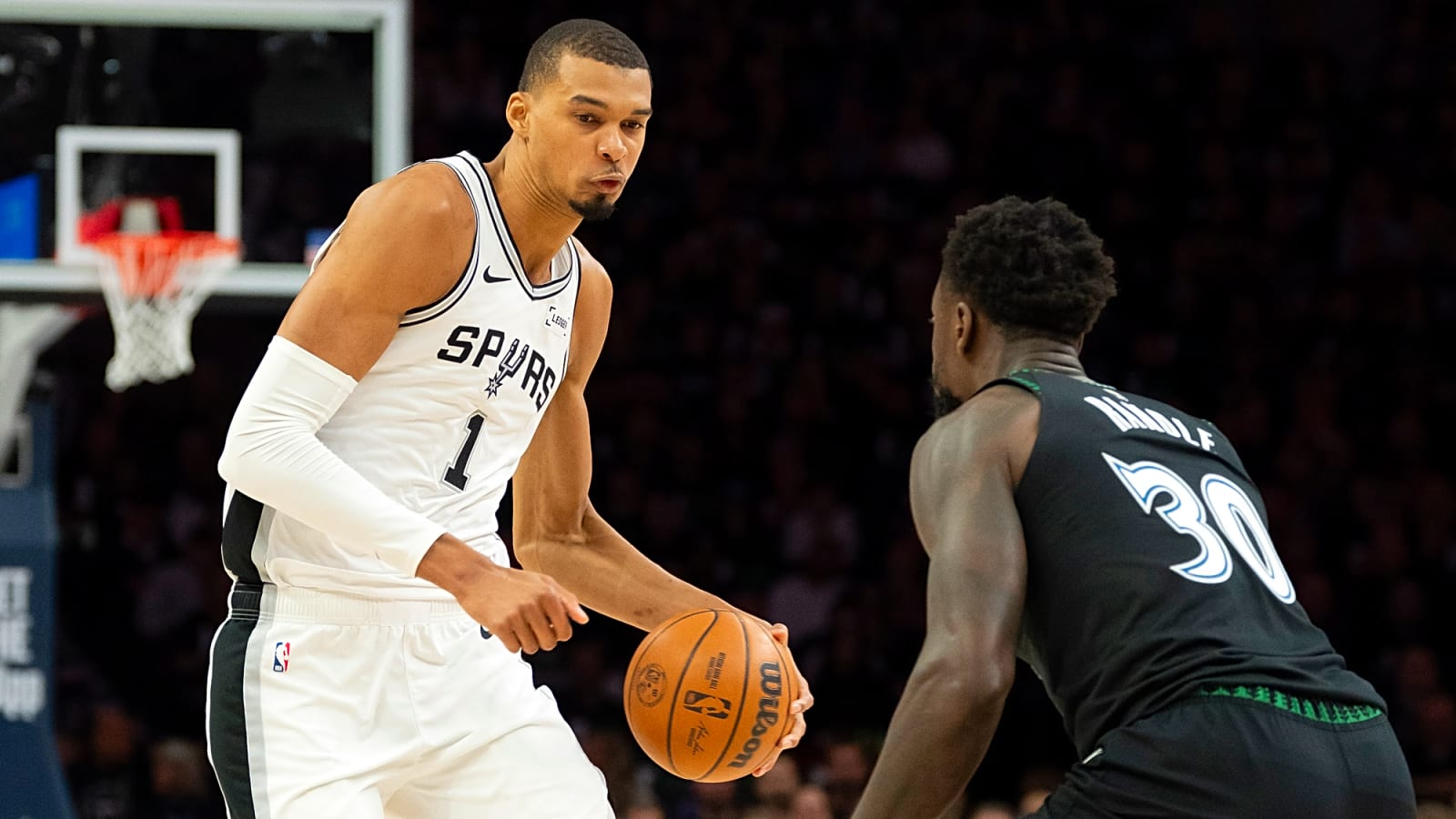 Victor Wembanyama takes over again, Spurs grab 2-1 lead vs. Timberwolves