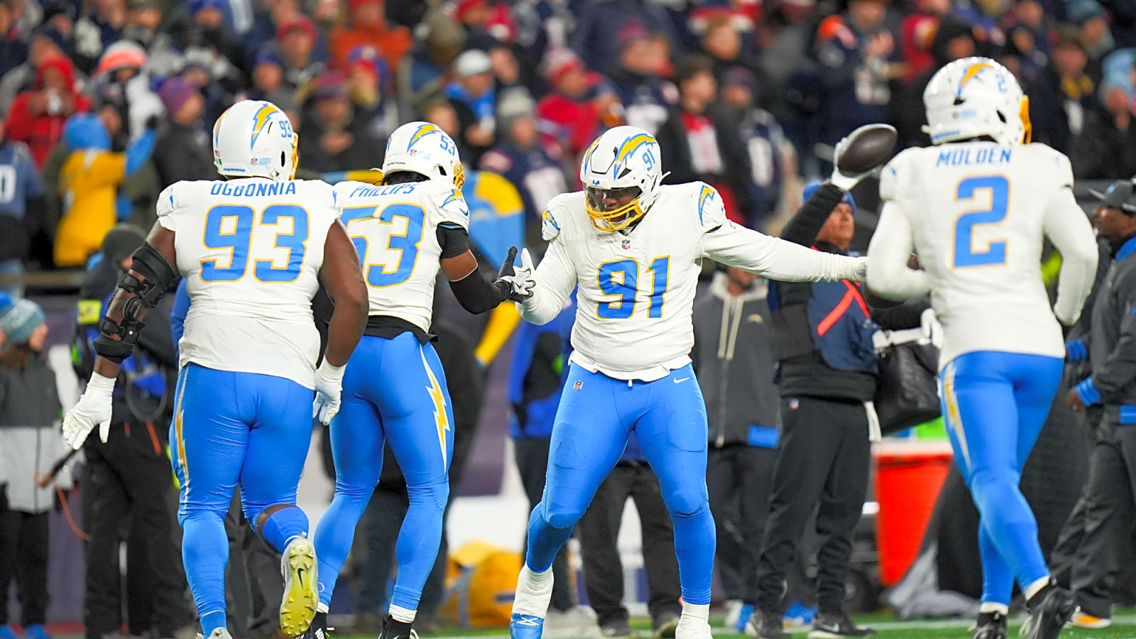 Report: Atlanta Falcons sign veteran DL Da’Shawn Hand