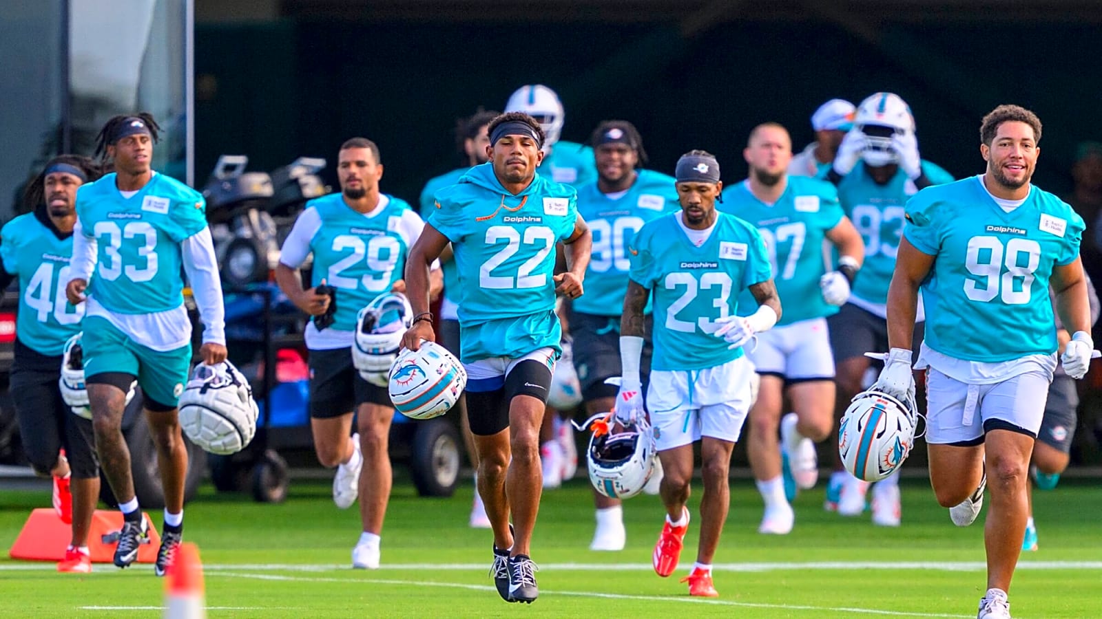 Miami Dolphins’ offensive star believes those concerned are wrong about the defense, key observations at camp