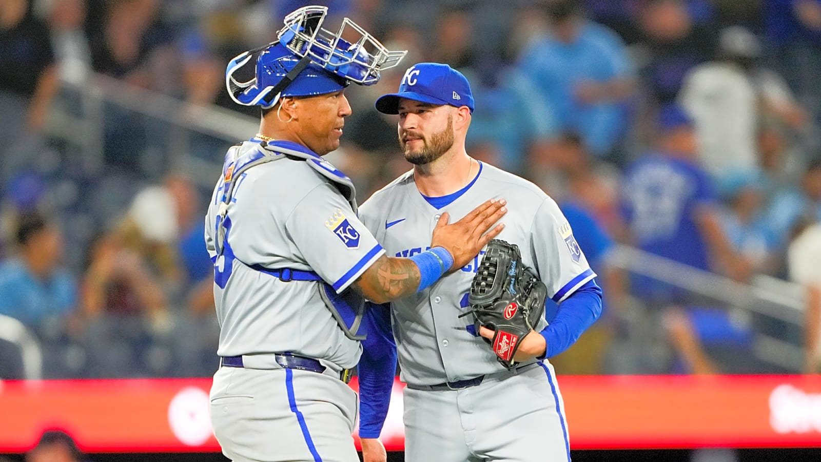 Twins claim right-hander off waivers from Royals