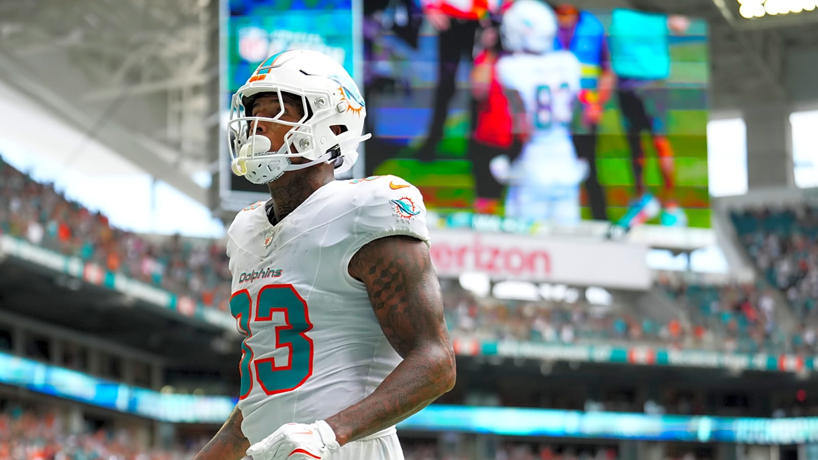 Dolphins place Pro Bowl TE on IR