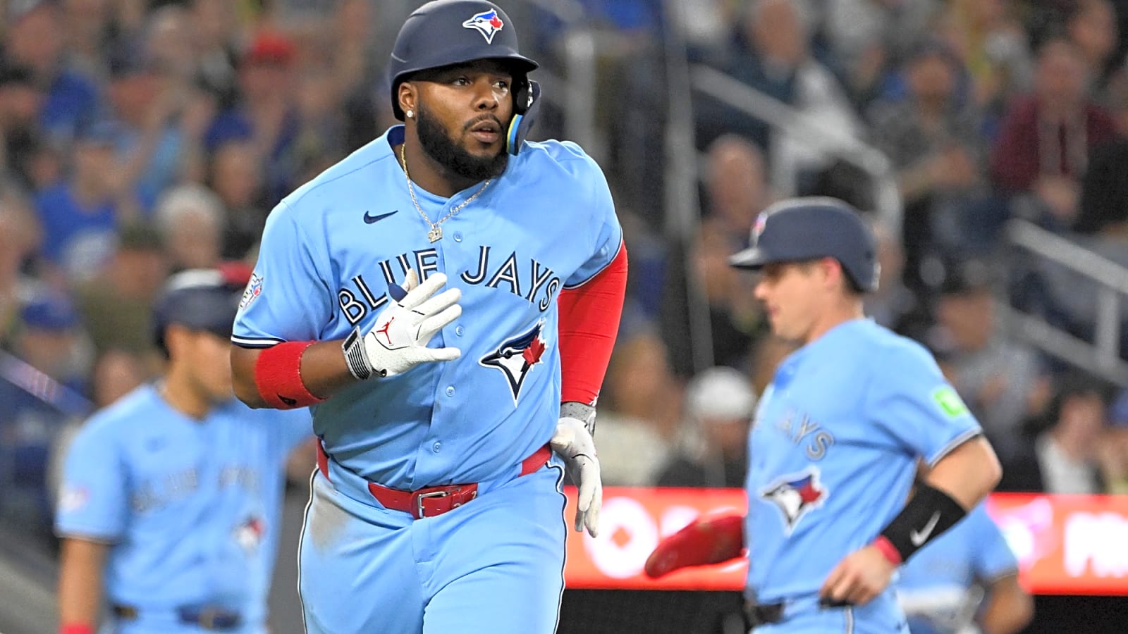 Vladimir Guerrero Jr. and Daulton Varsho get injured in a Blue Jays loss