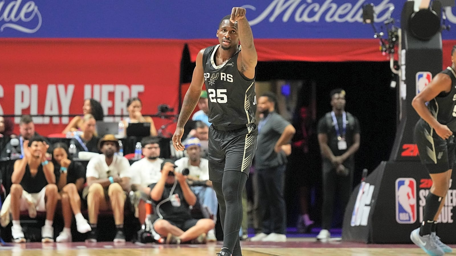 Spurs sign Summer League standout to a two-way deal