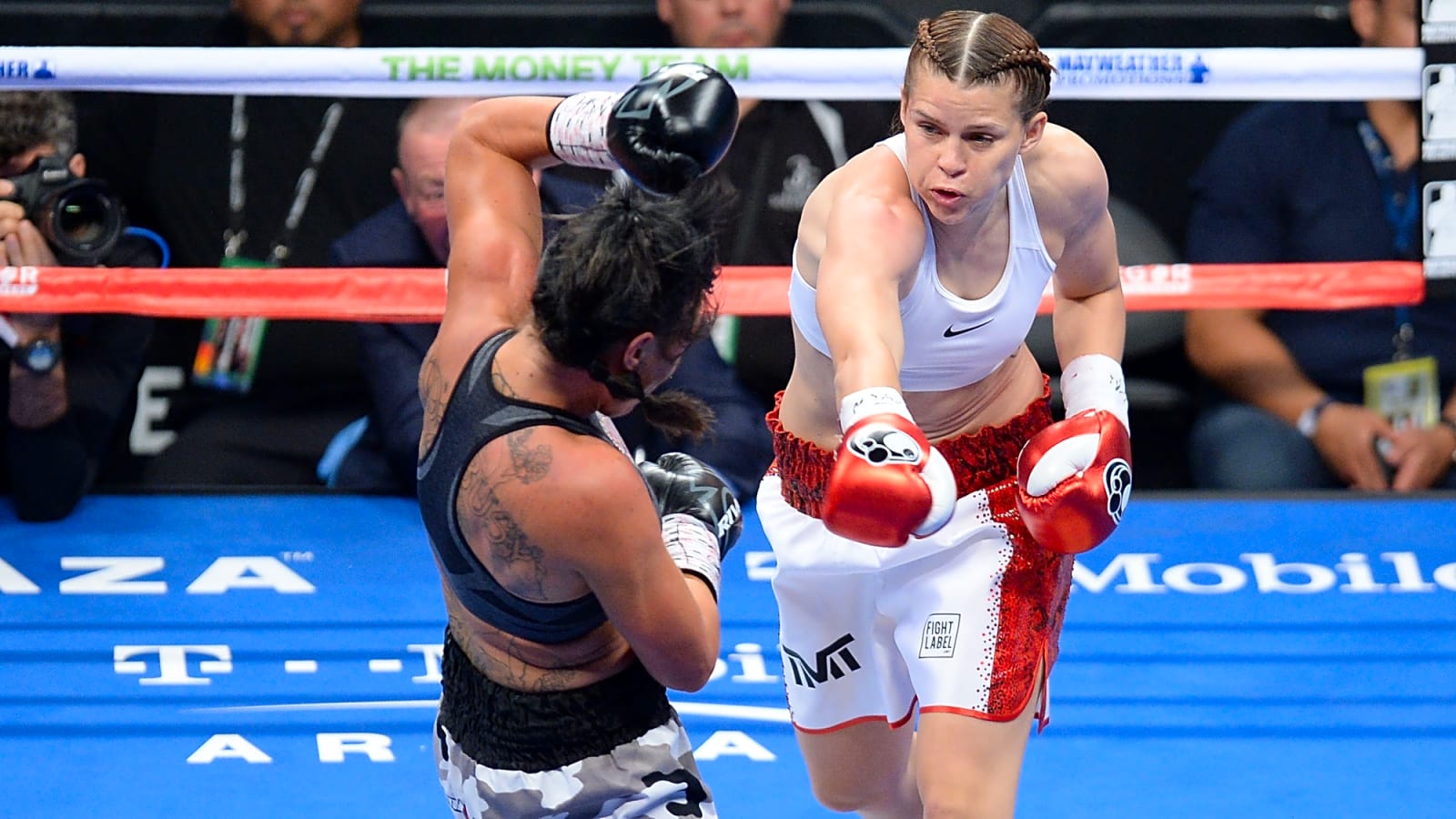 Shadasia Green Unifies With A Majority Decision Win Over Savannah Marshall