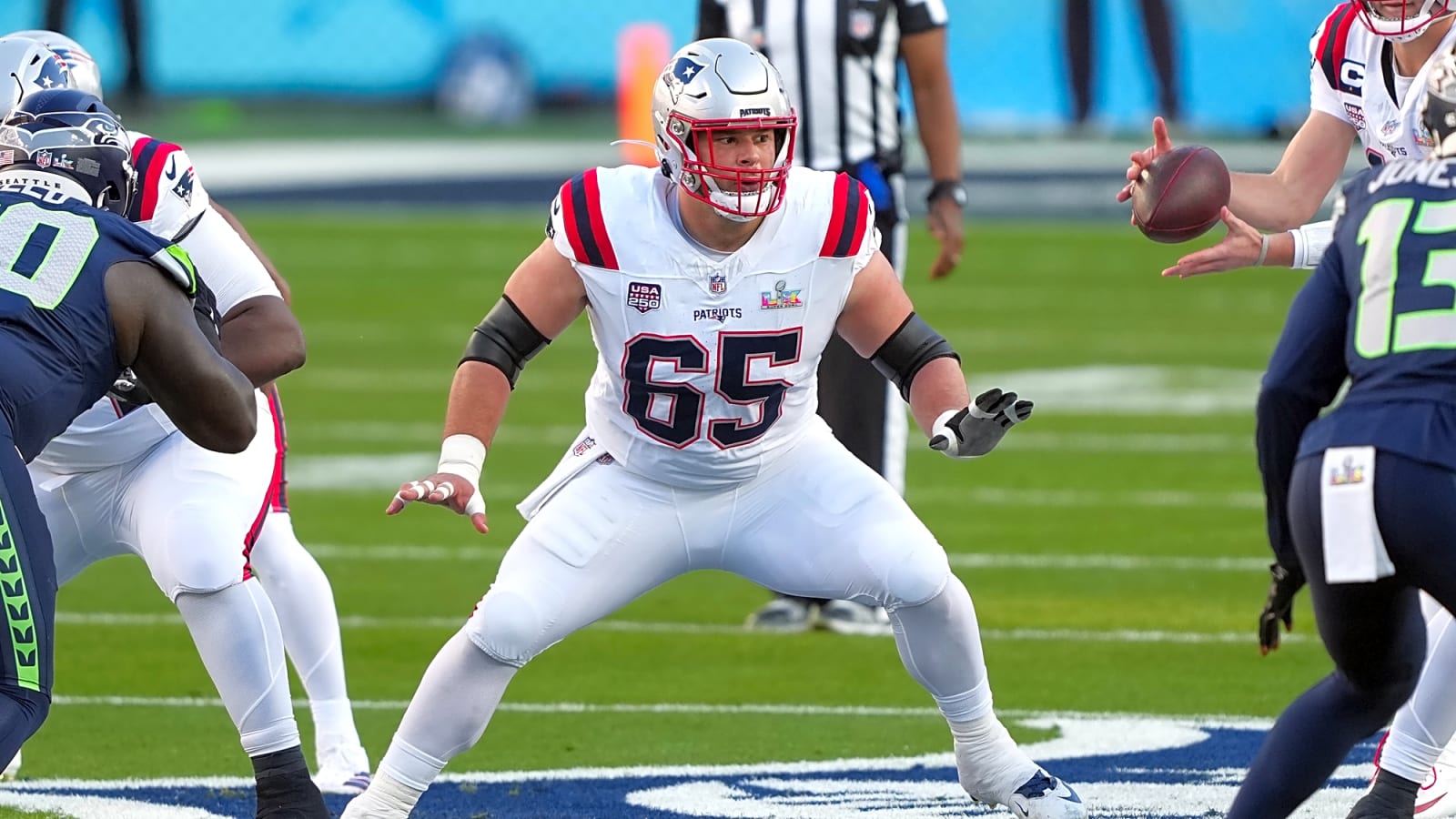 Patriots Trade Veteran Center Garrett Bradbury to Bears