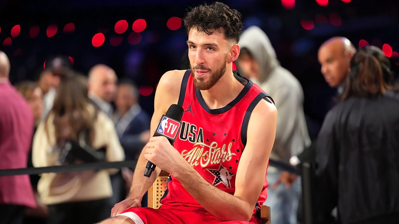 Chet Holmgren responds to a fan’s comment about the Lakers