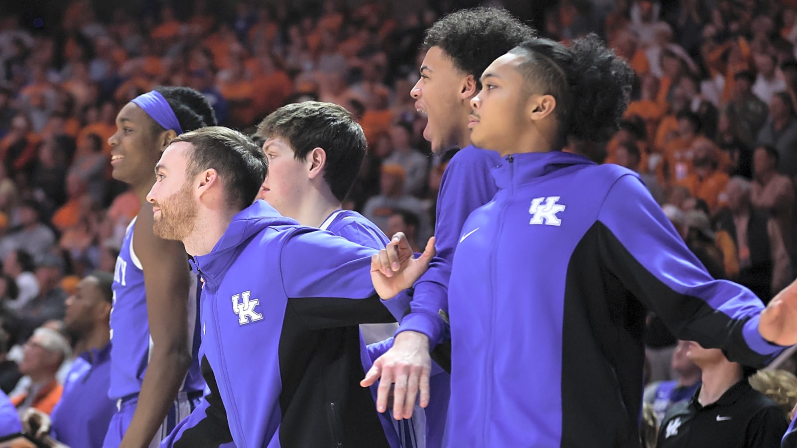 Wild scrum breaks out after Kentucky beats No. 24 Tennessee