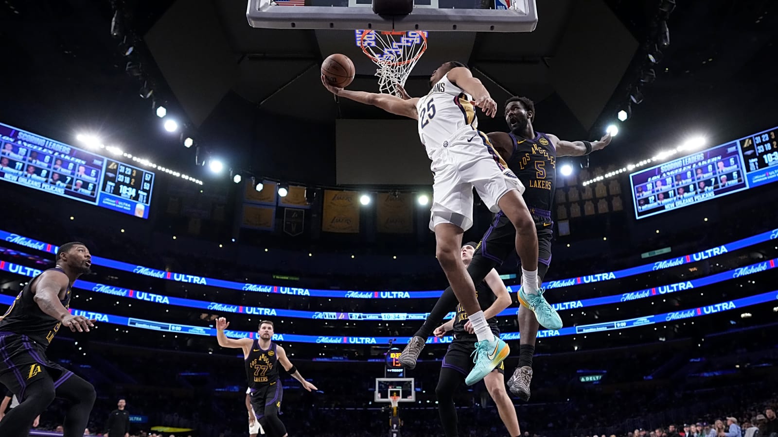 Udonis Haslem calls out Lakers Deandre Ayton