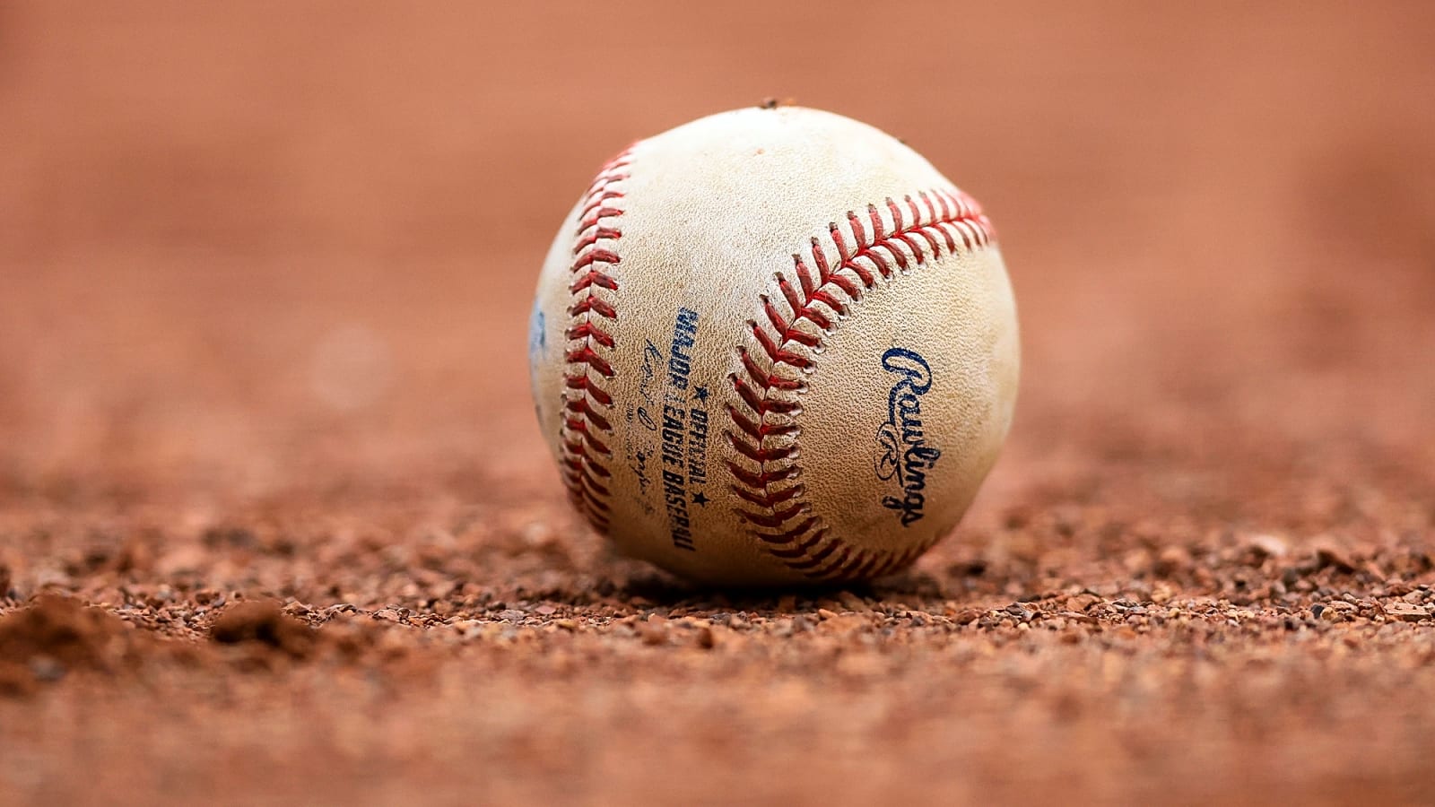 Former AL ERA champion dies at 87
