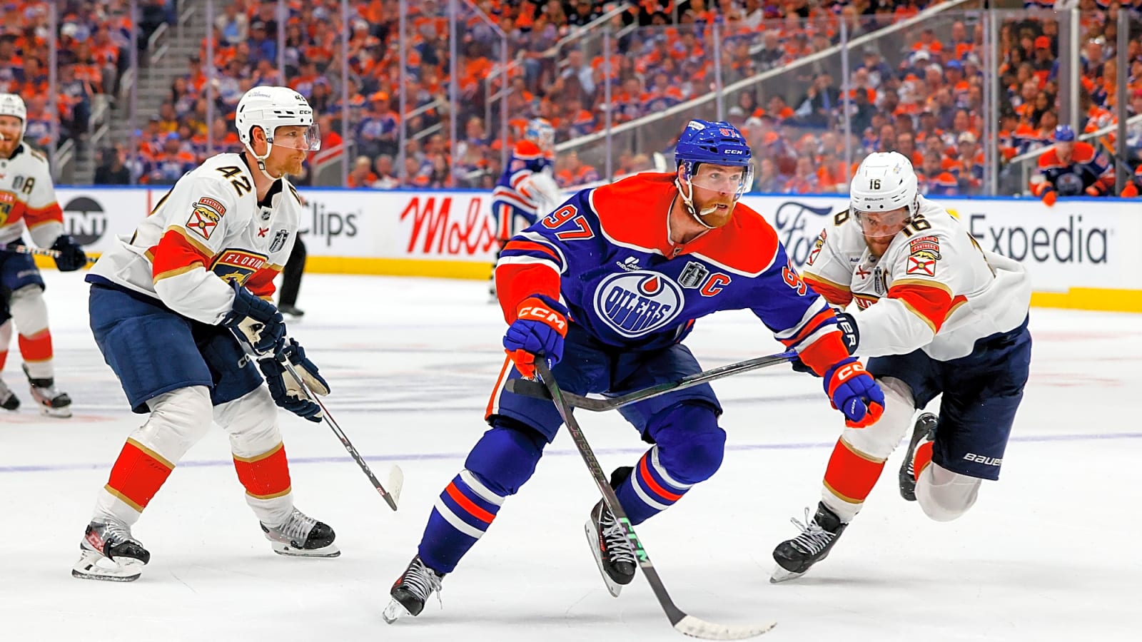 Surprising Power Play Stat Has NHL Insider Calling Out Connor McDavid & Leon Draisaitl