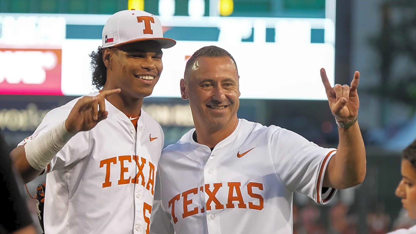 Steve Sarkisian has the Texas Longhorns looking to play greedy spoiler by chasing an elite player trending for a rival