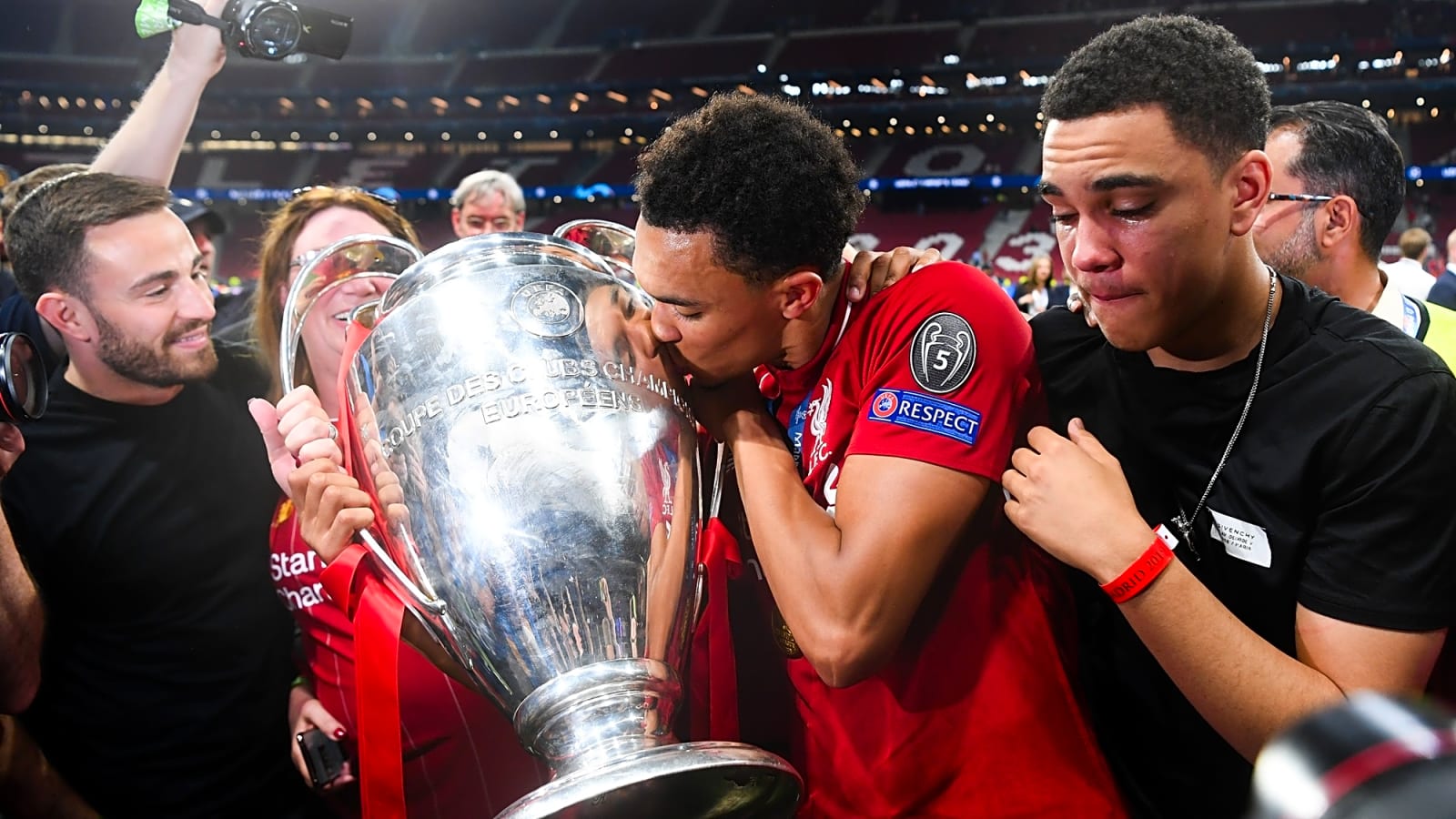 Trent Alexander-Arnold contract u-turn takes a twist amid jersey retirement suggestion
