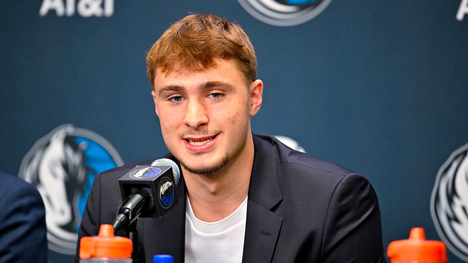 Mavericks&#39; Cooper Flagg Reacts to Surprise Involving Division-I Recruit, Brother Ace Flagg