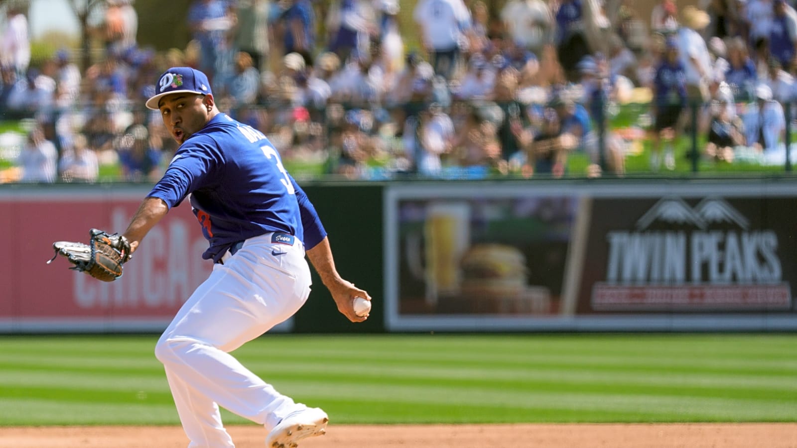 Dodgers: Edwin Diaz earns his first save in Los Angeles
