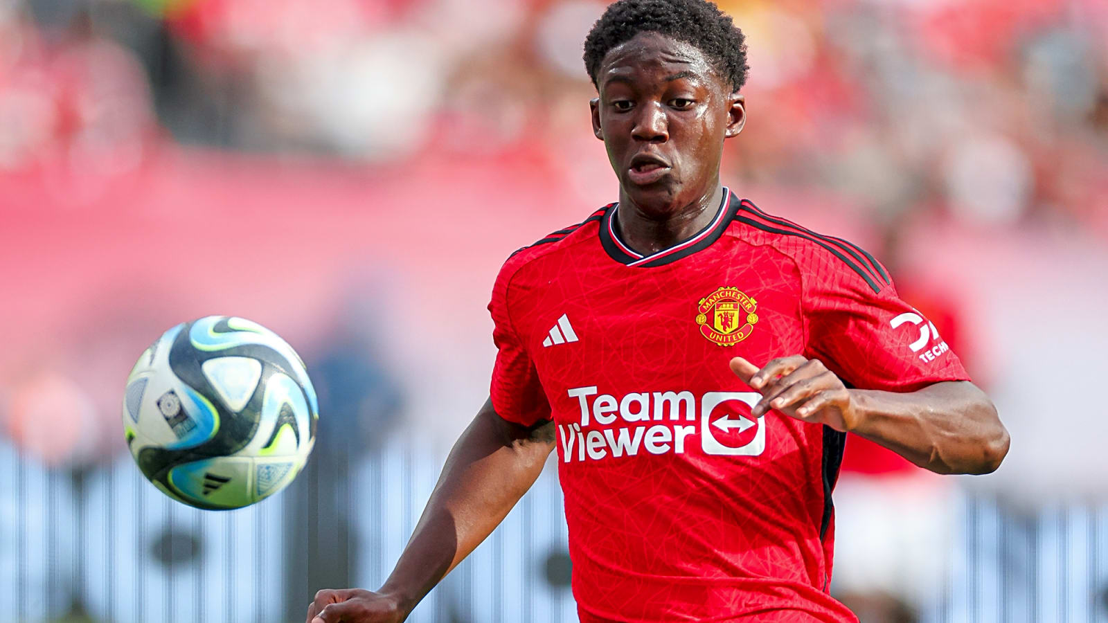Real Madrid set to bid €60 million bid for Manchester United target with PL experience