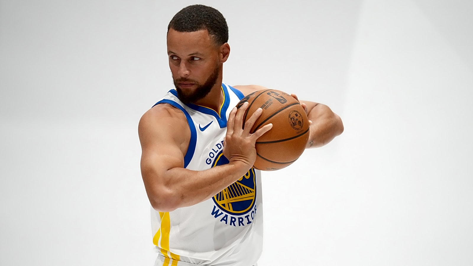 Warriors sign a player very familiar to Steph Curry