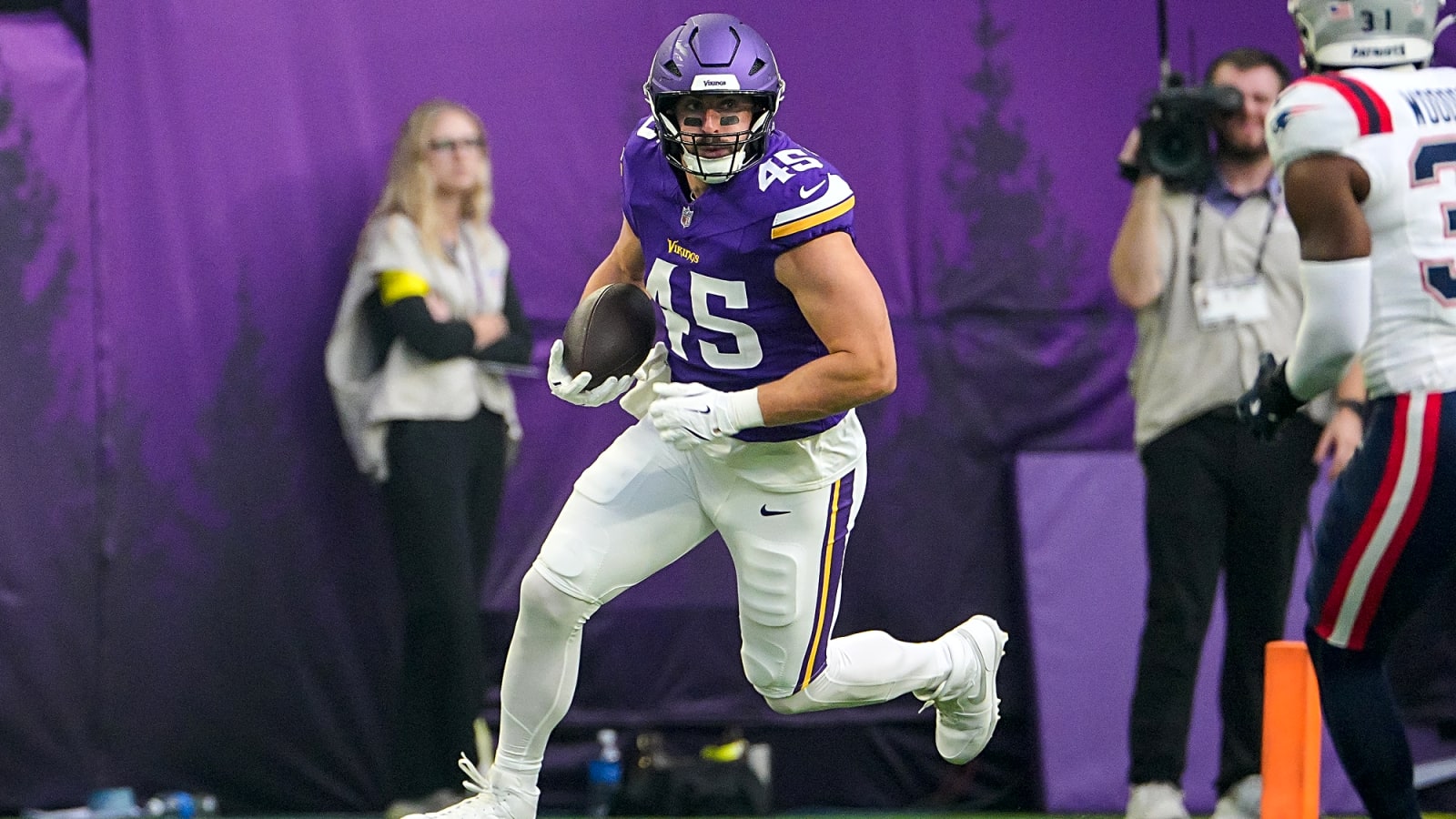 Vikings officially sign 16 players to practice squad