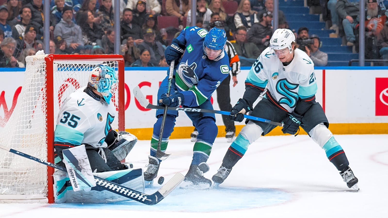 Canucks To Activate Filip Chytil