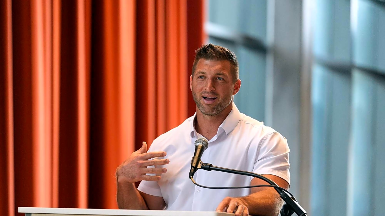 ‘Tim Tebow Is the Best’: NFL Loves Heartwarming Gesture From Former College Football Star