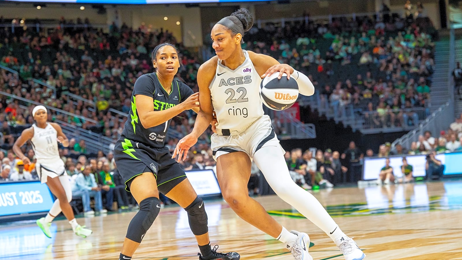 A'ja Wilson wins first award of 2025 season