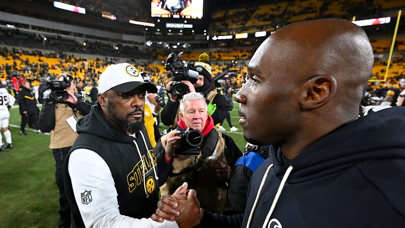 Le'Veon Bell Reacts To Mike Tomlin Leaving The Steelers