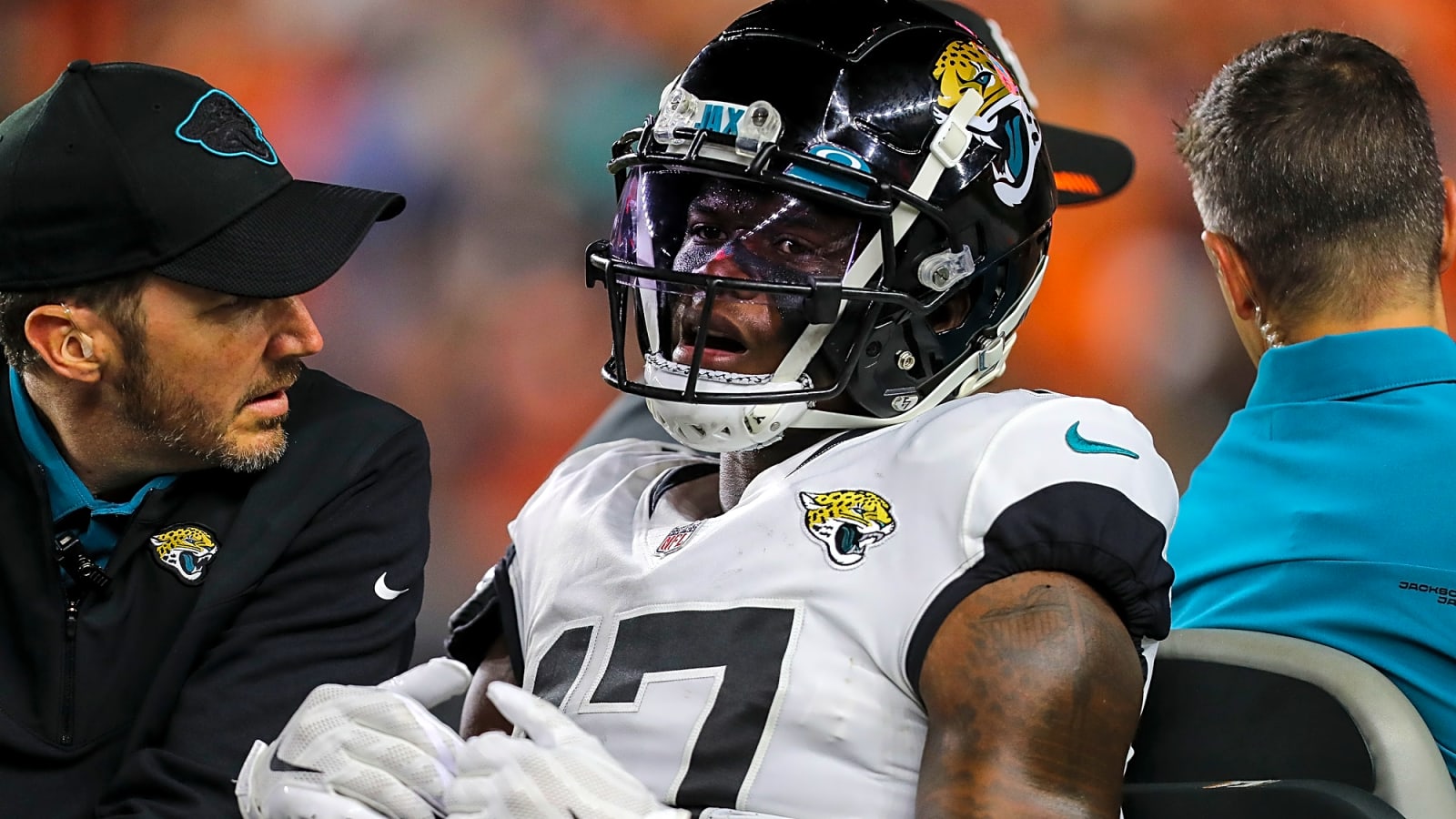 Surprise retirement for a star wide receiver at age 29