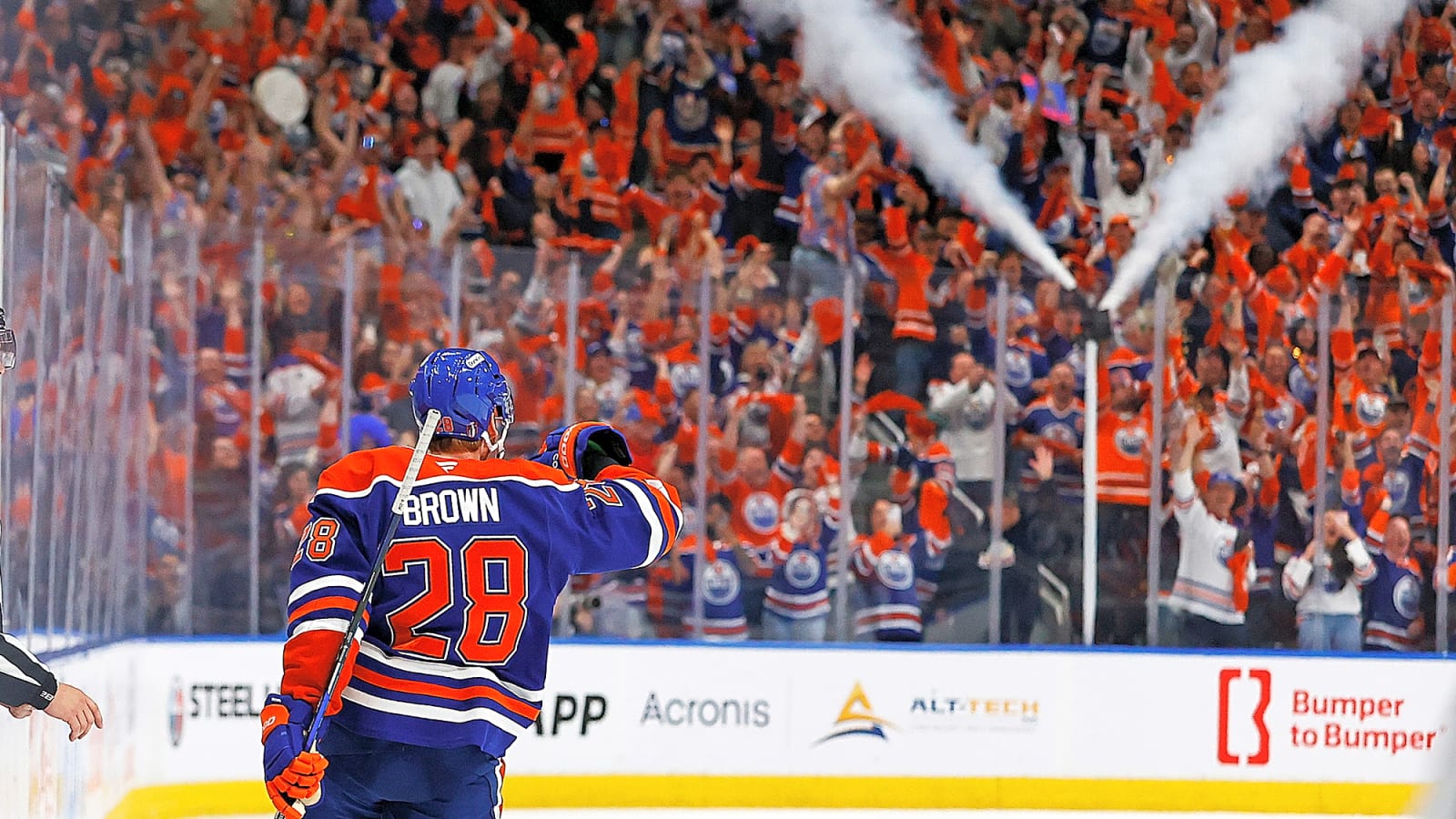 Oilers’ Connor Brown leaves Game 3 against Stars after taking big hit