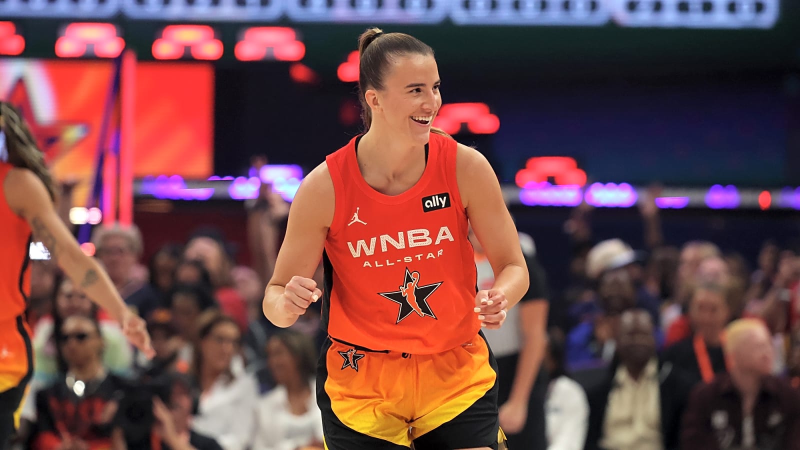 10 WNBA Three-Point Shooters Better Than Caitlin Clark