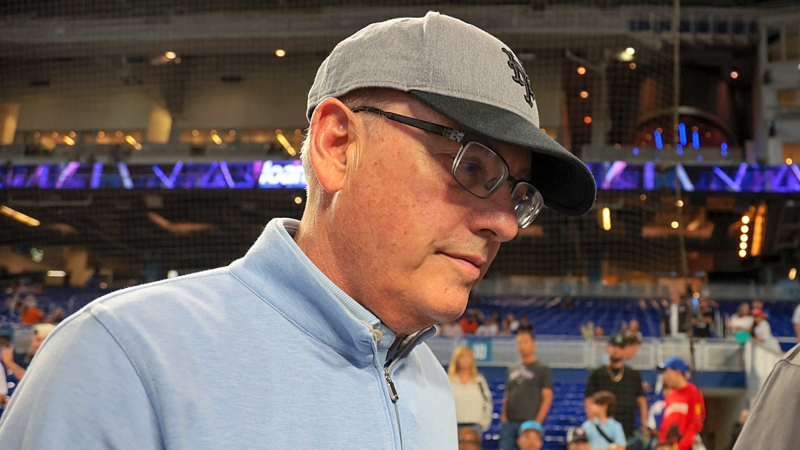 Mets owner Cohen issues apology to fans after failed season