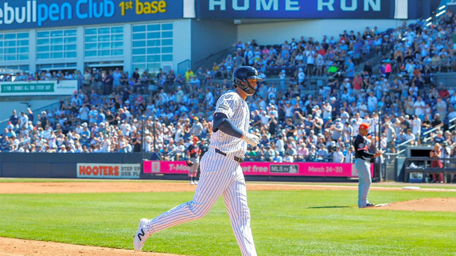Yankees slugger hit a home run into the parking lot
