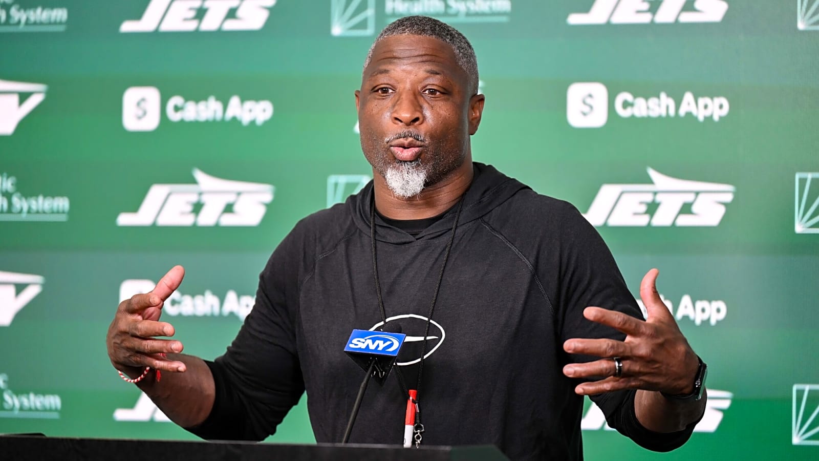 Aaron Glenn defends controversial NY Jets player