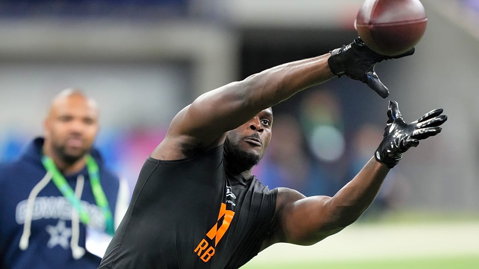 Jets Meet With RB Jeremiyah Love