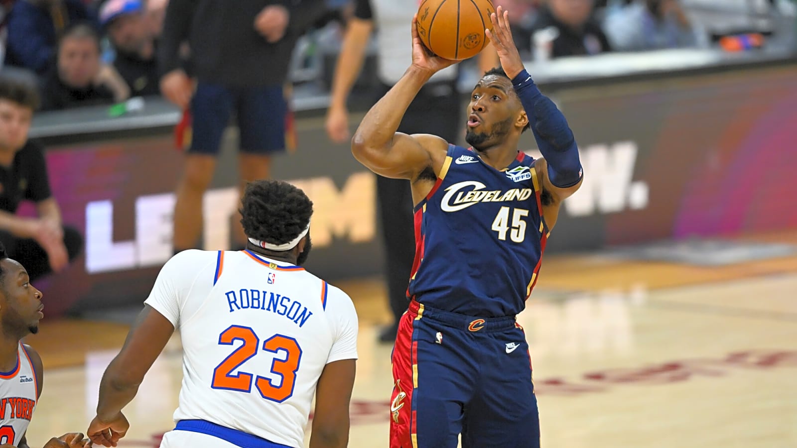 Donovan Mitchell doubles down on Cavs with max extension
